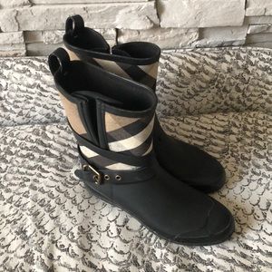 💥 SOLD💥 Burberry Rain Boots